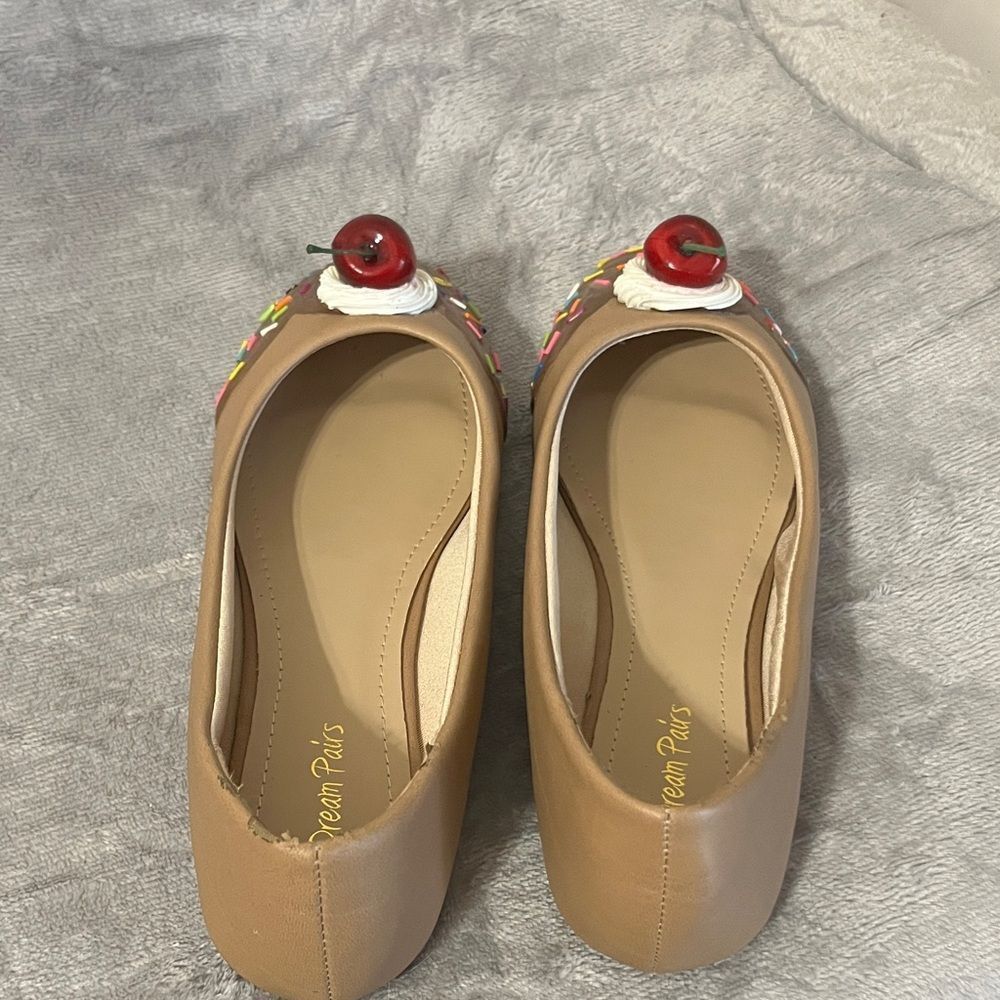NWOB Dream Pairs Handcrafted Cherry Ice Cream Sundae Flats size 9 - Picture 6 of 9